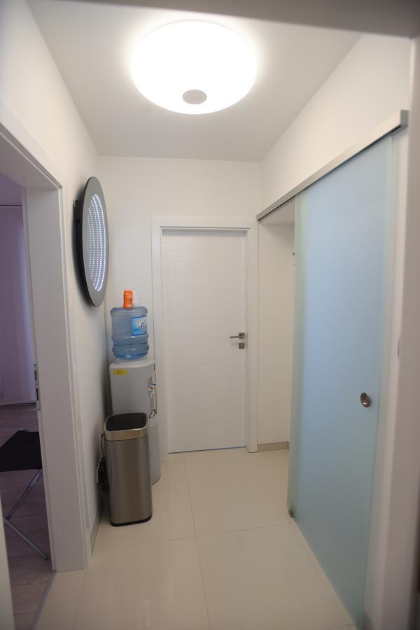 Apartment Wave -Luxury Massage Chair-Infrared Sauna, Parking With Video Surveillance, Entry With Pin 0 - 24H, Free Cancellation 24 Hours Before Check In سلافونسكي برود المظهر الخارجي الصورة
