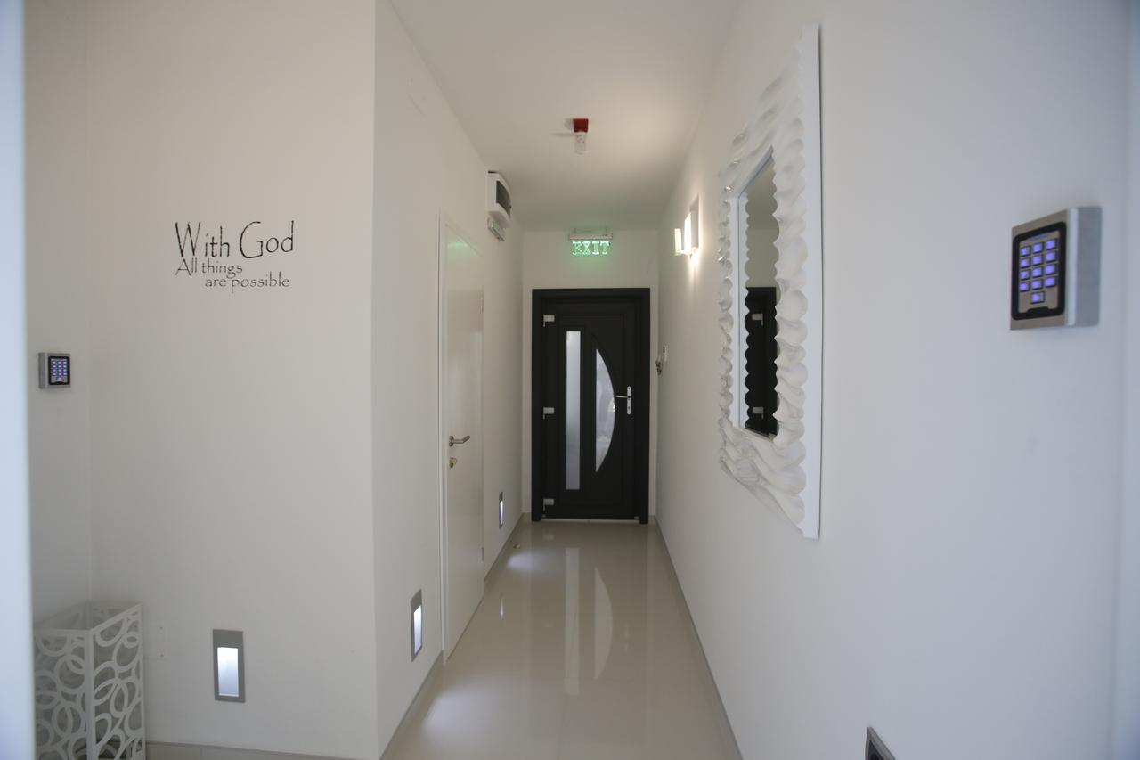 Apartment Wave -Luxury Massage Chair-Infrared Sauna, Parking With Video Surveillance, Entry With Pin 0 - 24H, Free Cancellation 24 Hours Before Check In سلافونسكي برود المظهر الخارجي الصورة